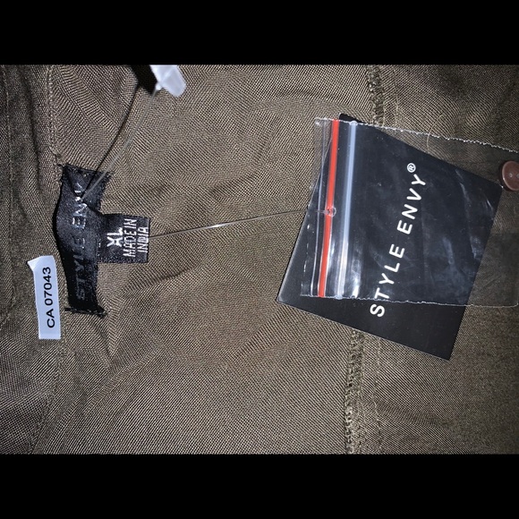 Style Envy Button Down Shirt XL - Picture 2 of 3